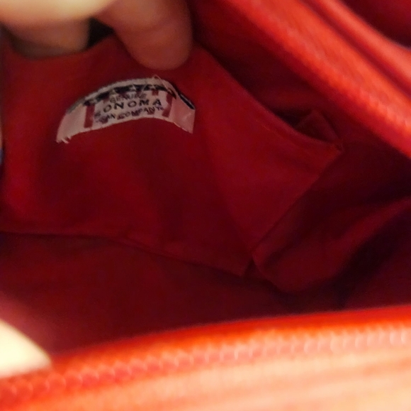 Stylish Woven Handbag with Floral Accents - Picture 3 of 6